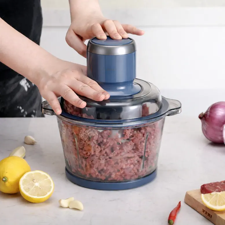 un ejemplo de picadora versátil para carne y verduras